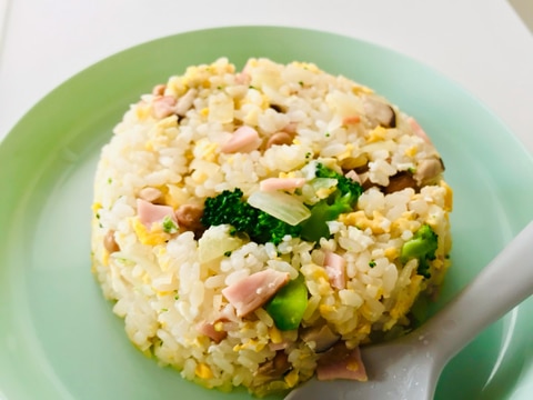 ✨2歳児の子供も喜ぶ✨薄味納豆チャーハン